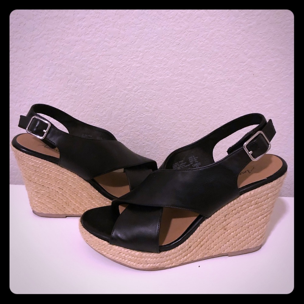 American eagle women wedge shoe